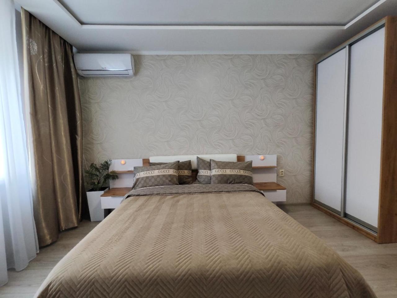 Zlata De Luxe Apartment Ivano-Frankivsk Luaran gambar